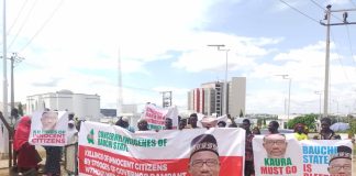 Some Bauchi indigenes protest against Gov Mohammed over alleged misappropriation of funds, insecurity